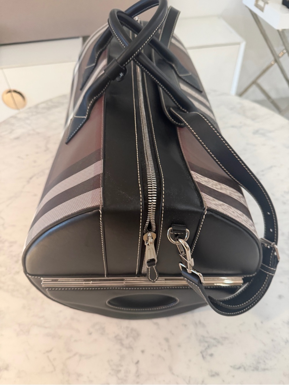Burberry Brown Plaid Duffel Bag & Backpack with Black Trim - Picture 4 of 4